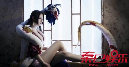 冯提莫直播cosplay删减版女帝 斗鱼第一女主播cos不知火舞很清纯