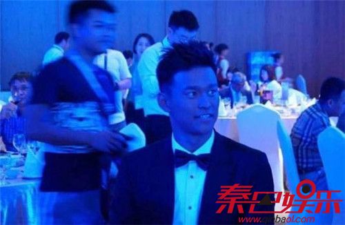 孙杨合影林志颖两人亲密搂肩变白了 冻龄男神标杆谁更小鲜肉