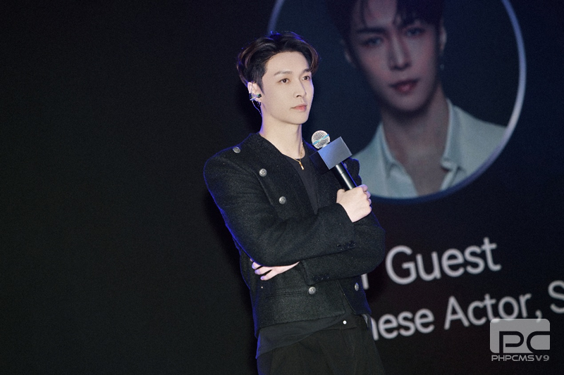 张艺兴出席魔法原子全球具身智能创新大会 跨界传递中国创新力量